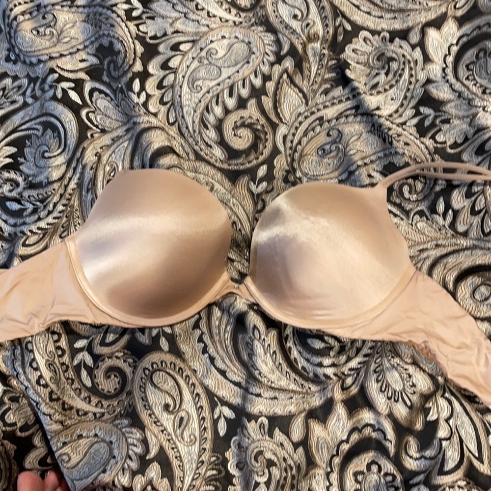 Victoria’s Secret nude bra very sexy push-up 34DD